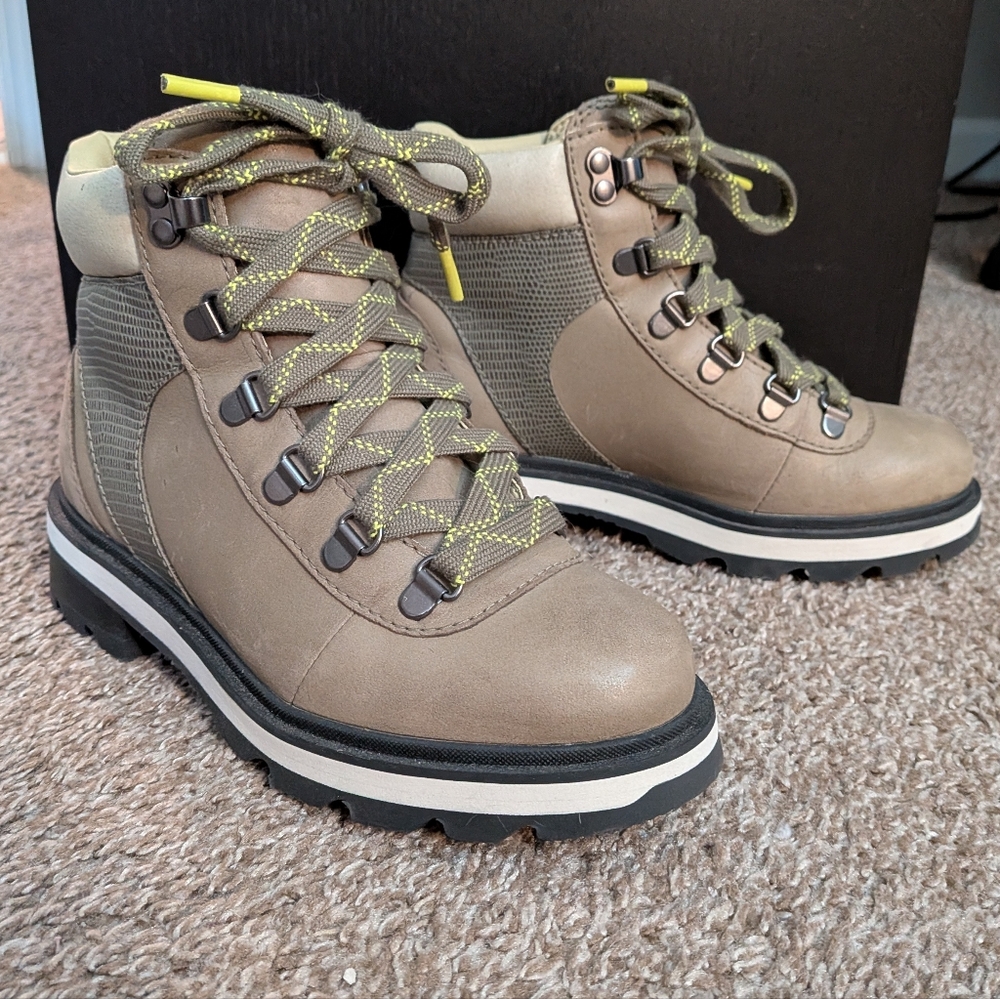 Green Sorel Lennox Hiker Boot